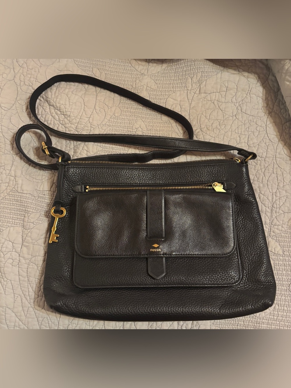 Fossil Kinley Black Leather Crossbody Messenger Bag with Gold Hardware